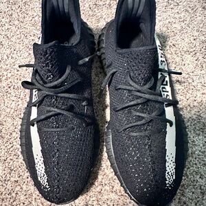 Yeezy 350 Oreo Size 9 Mens